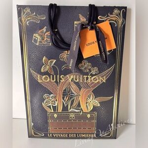 Louis Vuitton Holiday 2025 Limited Edition Shopping Bag Collectible 14x10x4” tag